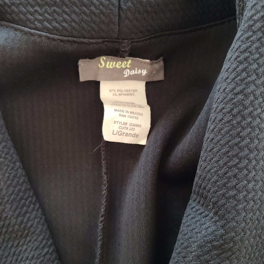clothes - Picture 2 of 2
